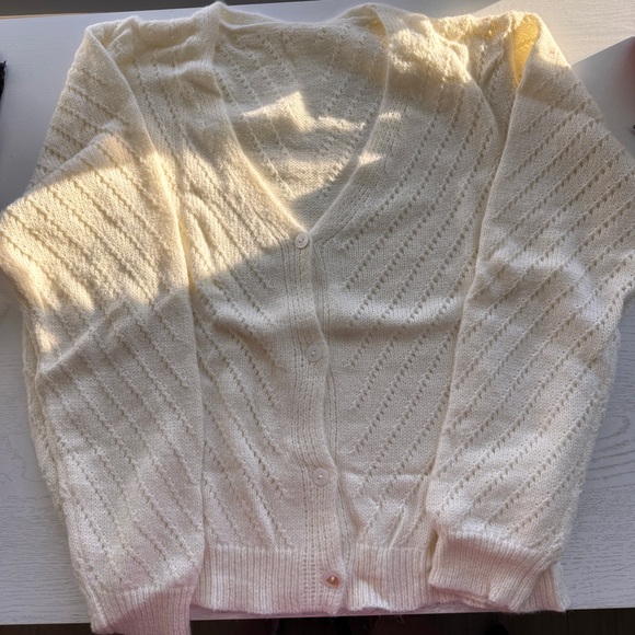 V-Cut Buttoned Down Off White Knit Cardigan Textured, Long Sleeve - Picture 9 of 12